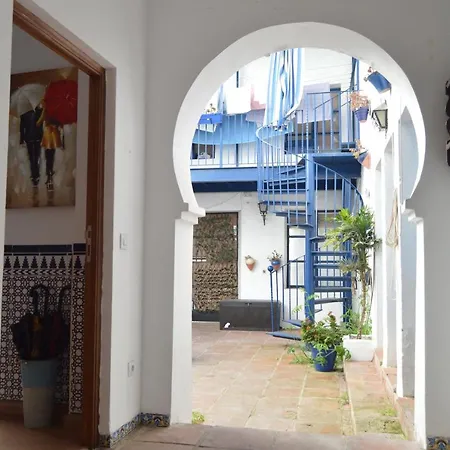 Alcazar Viejo Parking Tourist 코르도바